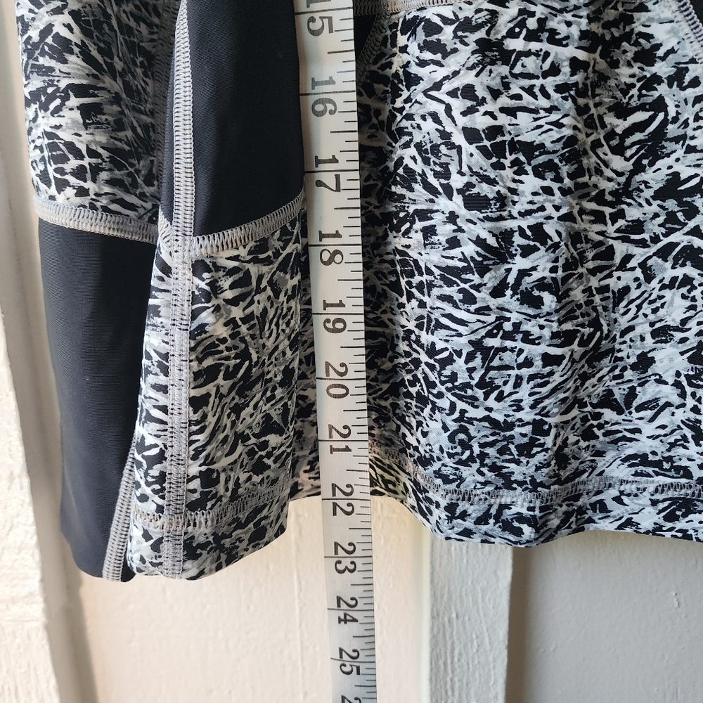 Lululemon Suns Out Rash Guard Mini Ripple White Seal Grey/Black - Picture 10 of 16